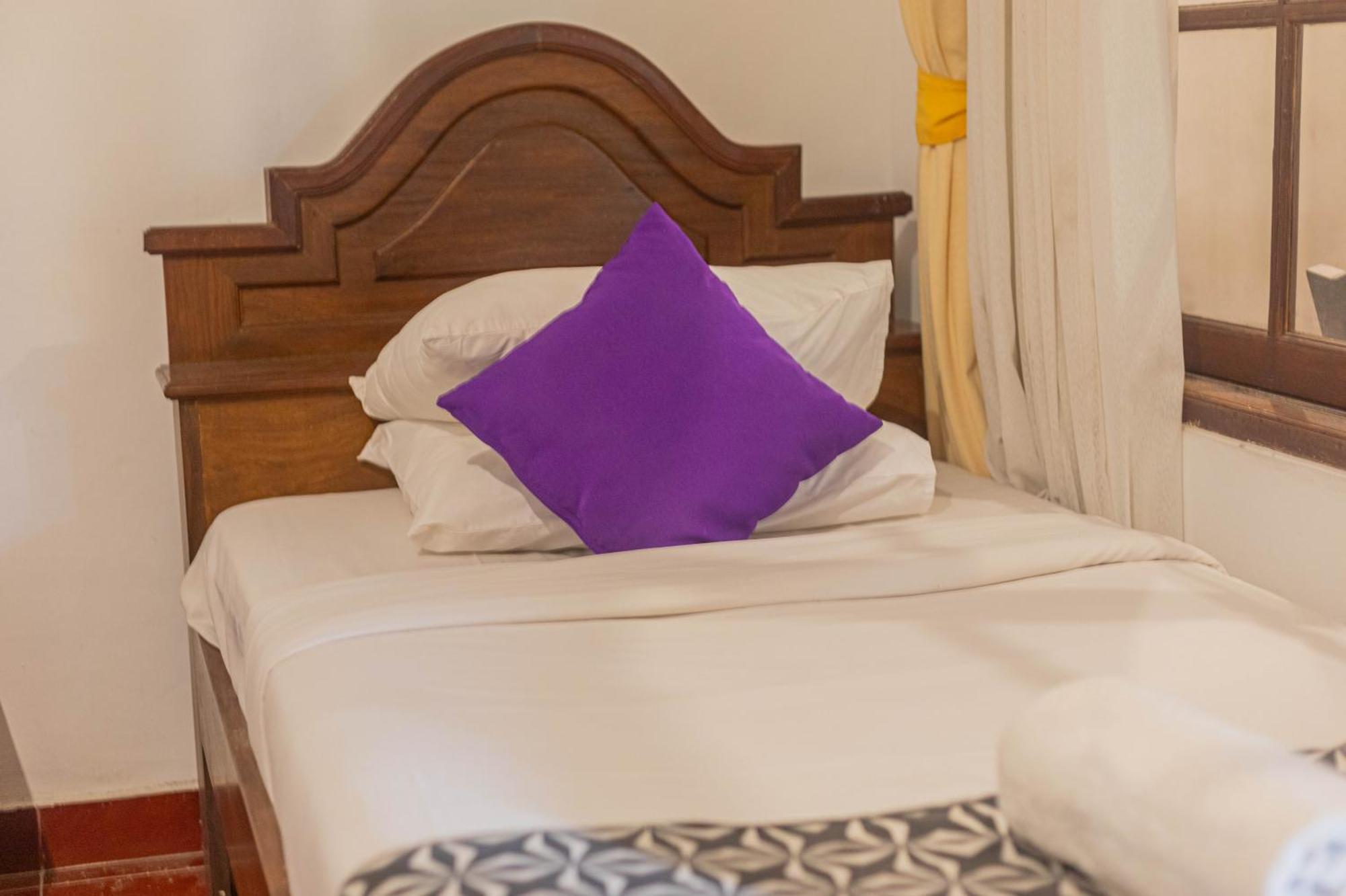 Puri Mango Guest House Sanur Exterior foto
